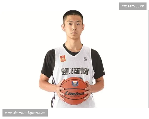 U子组最佳阵容解析：张懿赵杰携手引领未来足球新星(uzi队伍)