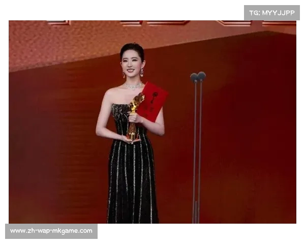 刘亦菲白玉兰领奖时的低调奢华！到底值不值得在乎？(刘亦菲白皮)